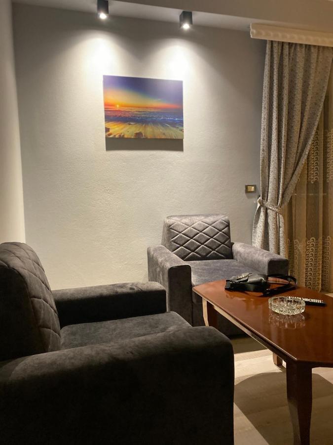 Hotel Jurgen Lezhë Eksteriør bilde
