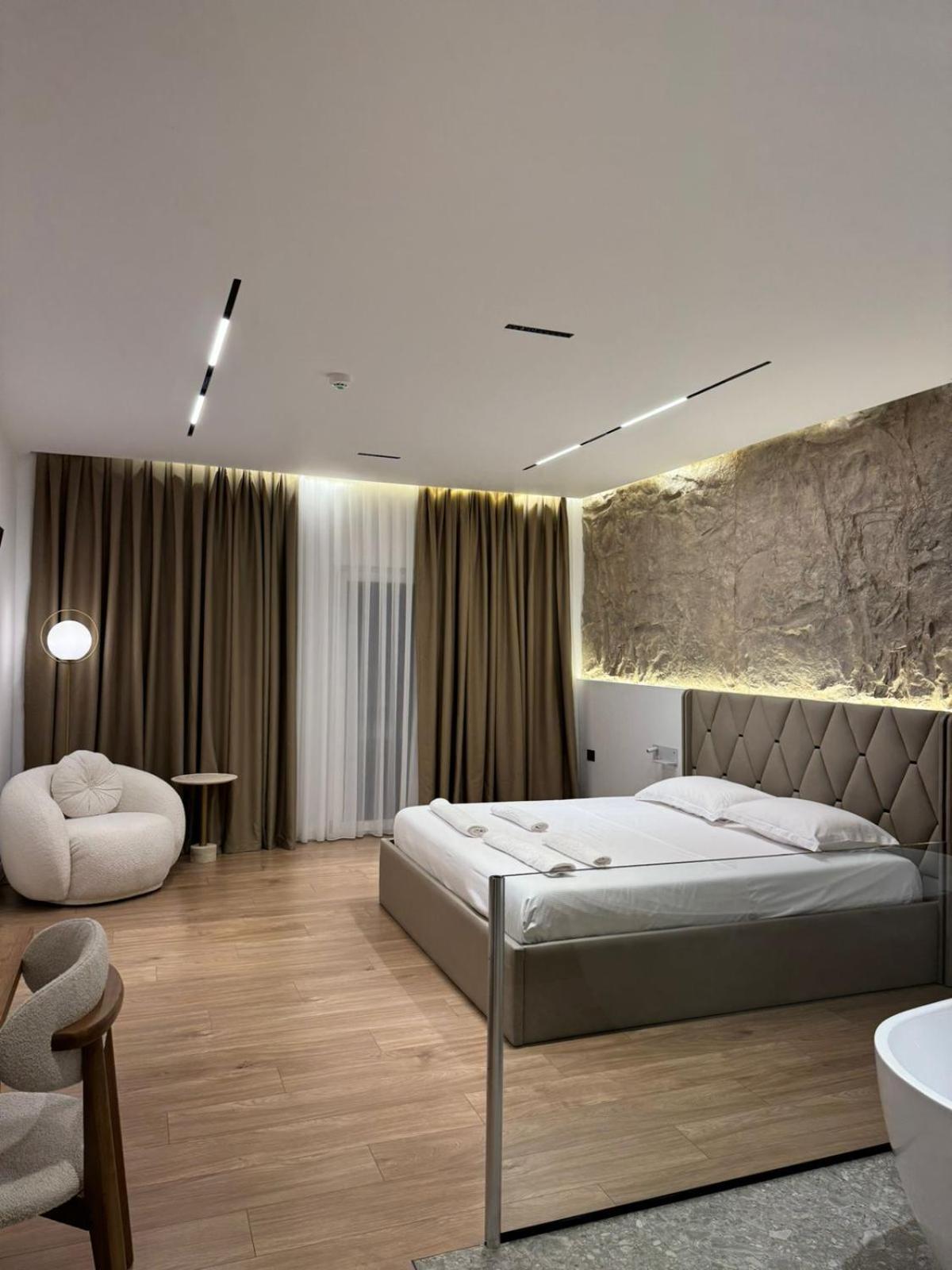 Hotel Jurgen Lezhë Eksteriør bilde