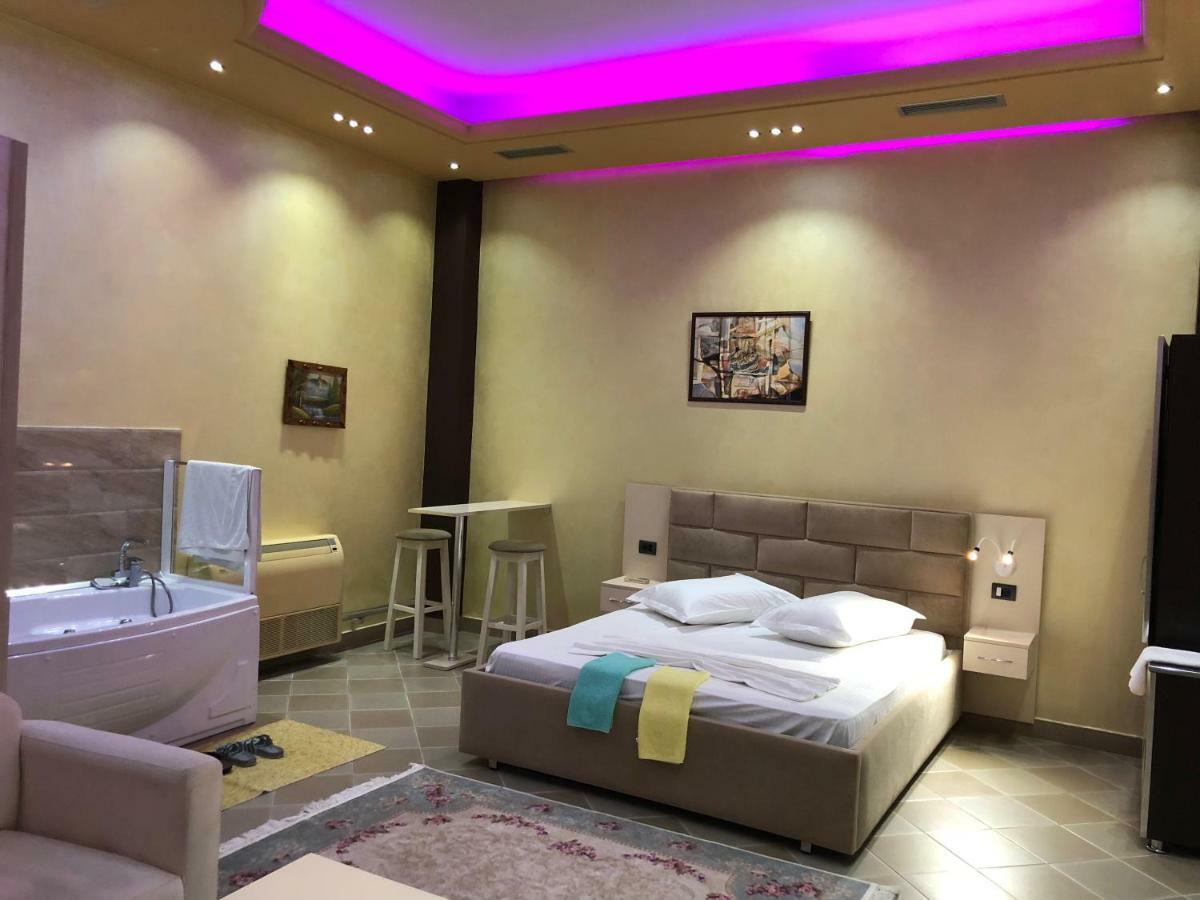 Hotel Jurgen Lezhë Eksteriør bilde